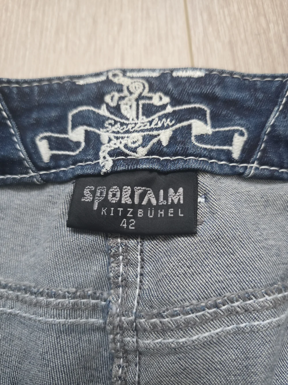 Sportalm Dark Blue Patterned Jeans with Pink Bow Size 42(eur) - Picture 10 of 11